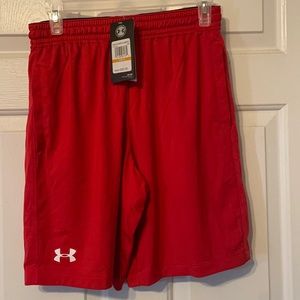 Underarmour shorts (size S)